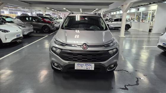 FIAT TORO 1.8 16V EVO FLEX FREEDOM AT6 FIAT TORO 1.8 16V EVO FLEX FREEDOM AT6